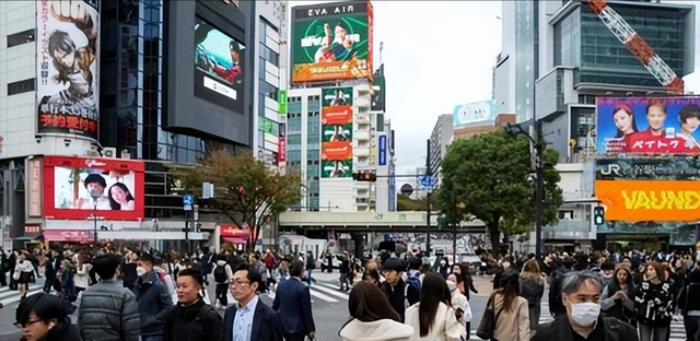 46条航线全部停飞！44万人退票，高市早苗一句话让日本损失千亿