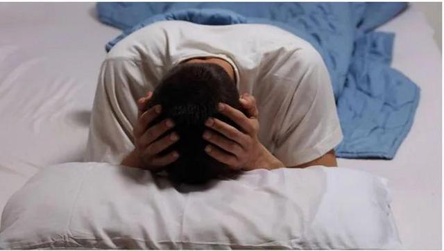 长期吃阿卡波糖注意！出现这五个信号必须停药，药师详解背后原因