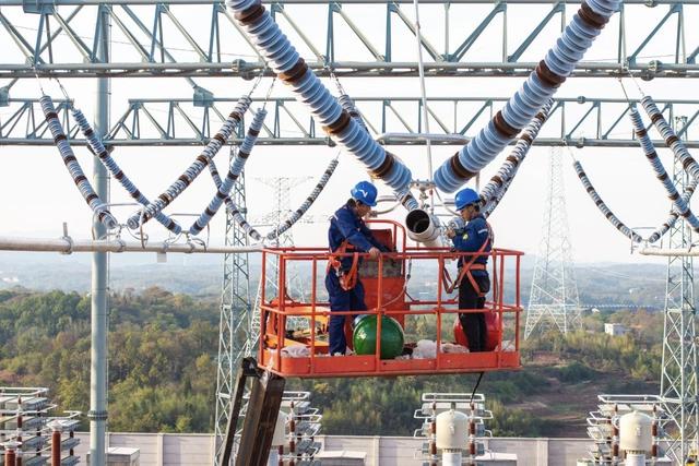 10万亿度电的背后，中国经济正在能源赛道换挡超车