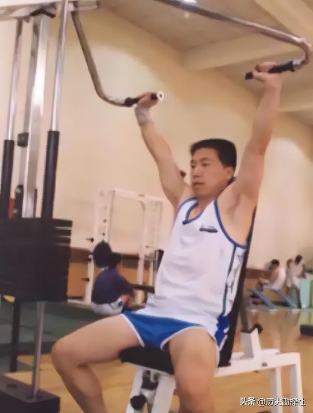 我国首位航天员杨利伟，被授予少将军衔，退休后能享受什么待遇？