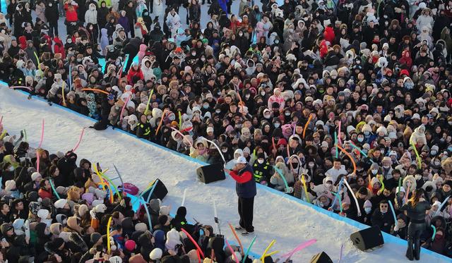 中国雪场成国际热门，入境订单飙涨130%，冰雪经济迎来黄金时代