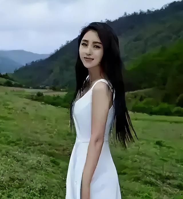 她靠星光大道一炮而红，却因当小三前途尽毁，今39岁活成这样