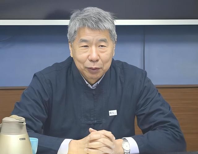 第四次大辩论落幕，张亚中不负众望获得认可，郑丽文表现一言难尽