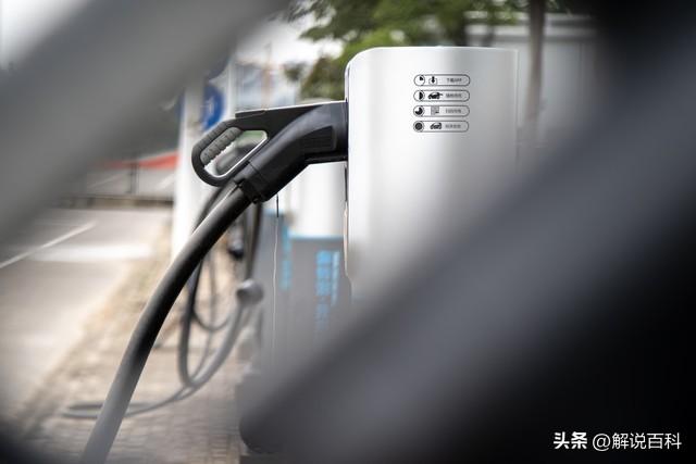 阳光电源中东订单被抢，转身拿下东南欧大单，AI 电源能成救命稻草
