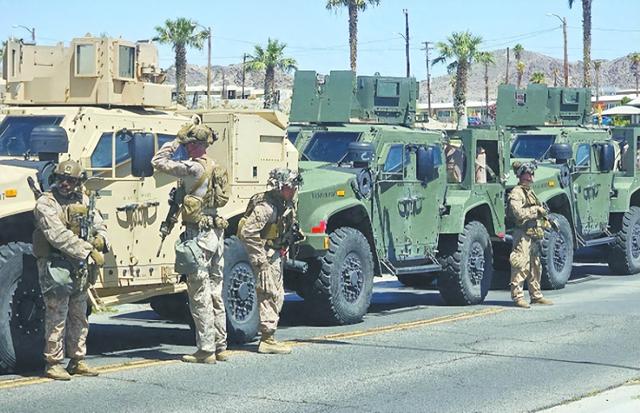 事情闹大了！美军突然遇袭，特朗普怕什么来什么？俄罗斯发起斩首行动，高市早苗突收噩耗