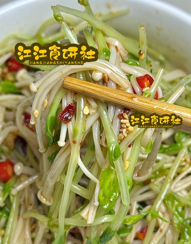 肠道“推粪机”不是芹菜，而是它！隔天吃一次，肚子平了腰也细了