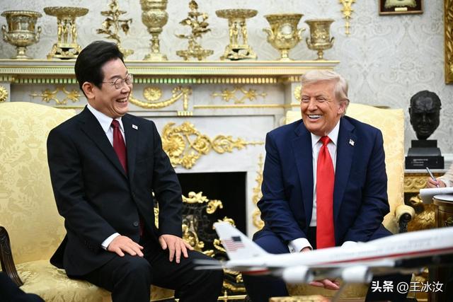 特朗普李在明会晤开场先商业互夸