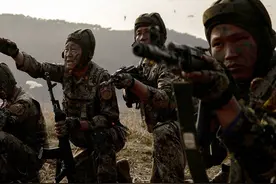 朝鲜士兵在库尔斯克作战英勇，俄博主盛赞：像飓风一样掠过雷场图片
