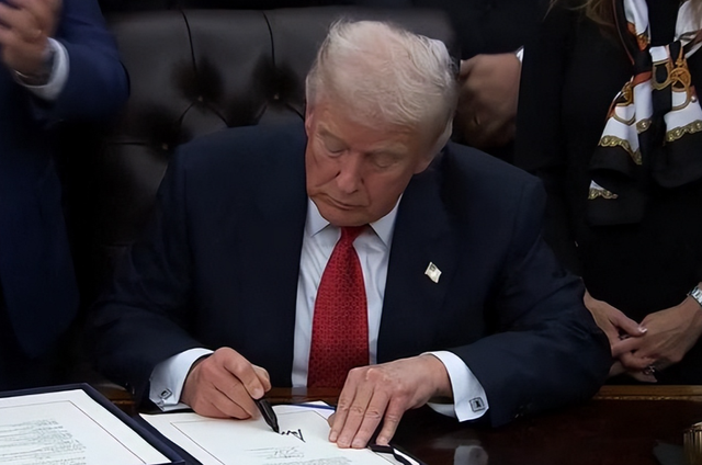 特朗普通告全球，态度强硬	，不许中国买俄油，话音刚落外交部回应