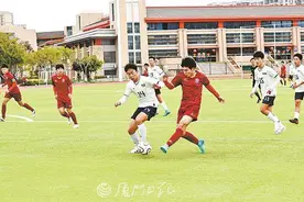 球里藏芯片、手戴传感器、四周建基站……厦门这场足球赛科技感拉满！图片