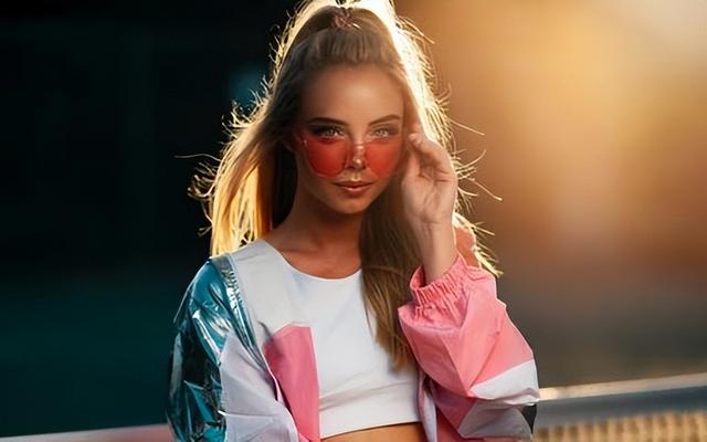 人过六十，最痛苦的，不是没房没钱，而是失去这2座靠山，很可悲