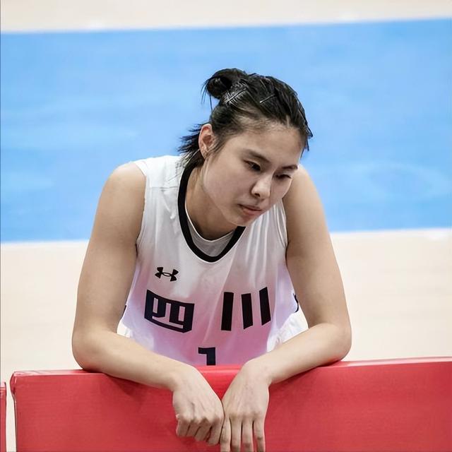 国家出手！宫鲁鸣打压球员真相大白，幕后黑手被抓，王思雨太无辜