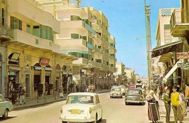 废墟搭帐篷办影展，加沙女性借光影，诉说战乱中的苦难与希望！