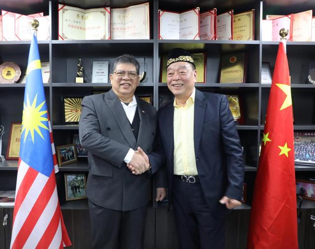 马来西亚国会下议院议长丹斯里佐哈里阿都西安商务文化交流行侧记