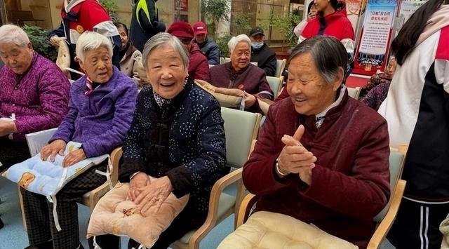 中国将迎来前所未有的死亡高峰，专家得出答案：主要3个因素导致 第3张