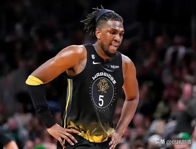NBA西部半决赛：99:88勇士险胜，库里伤退，3人表现太差，3人满分