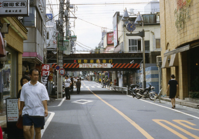 无法与自己和解的一代，回顾日本失落世代的一生，他们经历了什么