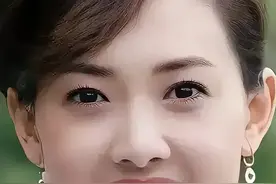 牛莉长得好漂亮图片