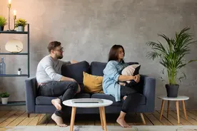 新型伴侣关系再次冲上热搜，暴露了婚姻的残酷真相图片