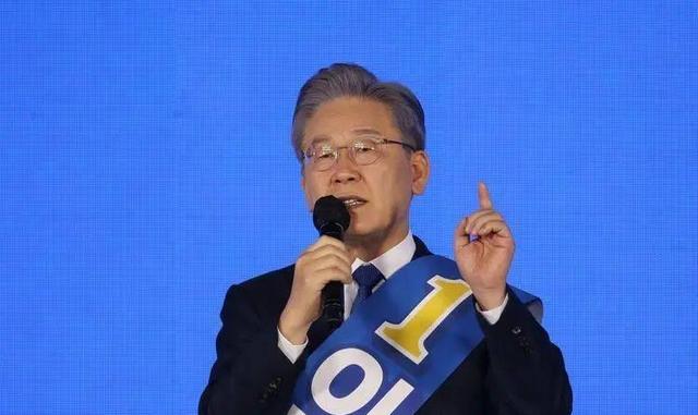 韩国特使团抵达北京，下飞机的第一句话不简单，中方回应很干脆