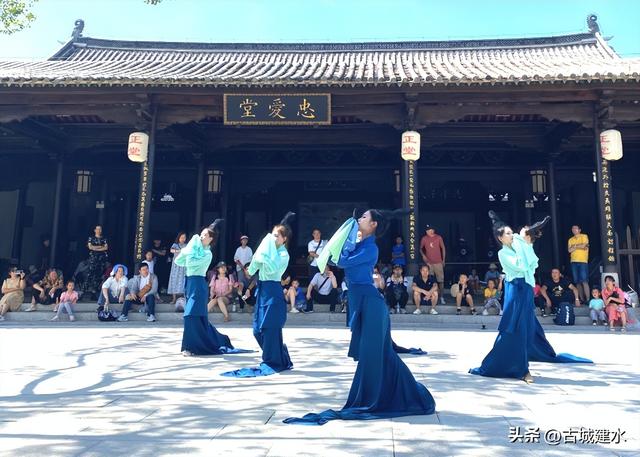 “五一”小长假就去建水：朱家花园接福纳财，临安府署顶缸、当差、赢免票