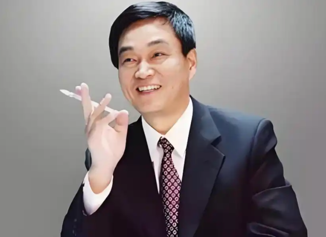 最另类中国首富，低调的商业教父，终于藏不住了！