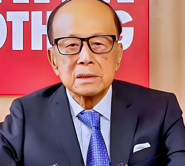 中美最关键一战降临，27号决战前，中方出手将军，李嘉诚如履薄冰