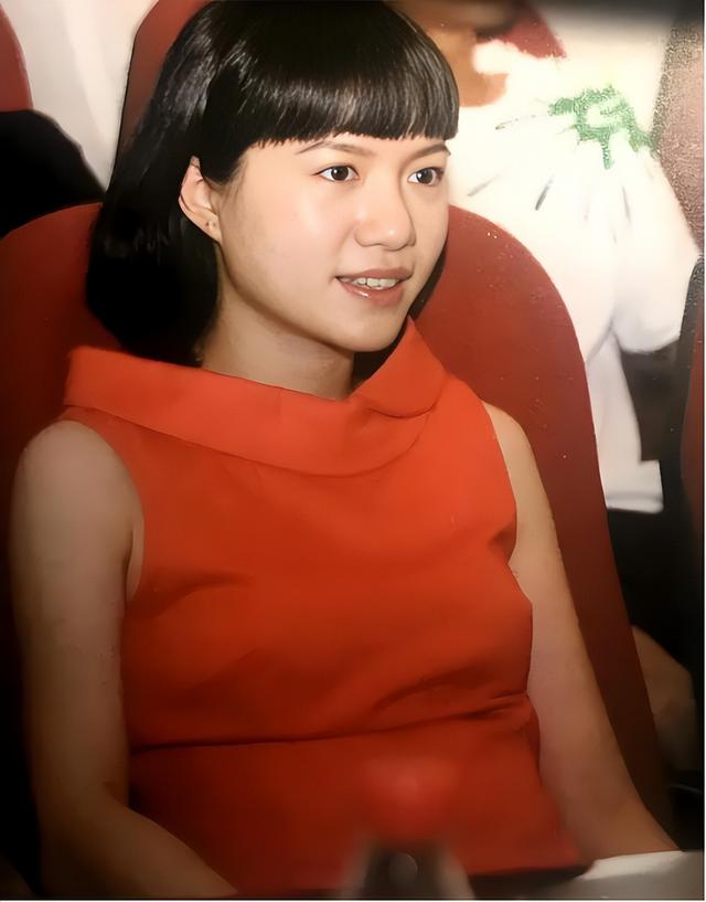 杨振宁告别仪式上，49岁翁帆近照曝光，原来杜致礼亲妹真的没说错