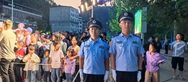 河南三门峡：清清卢氏 火热市集