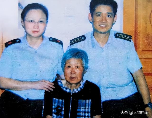 聂海胜妻子：在丈夫上太空前提出离婚，其中究竟隐藏了多少辛酸？