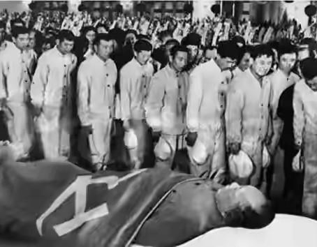 1976年毛主席逝世那天，中国发生了什么	，全世界又发生了什么？