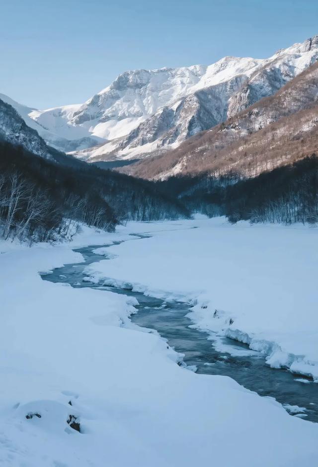 长白山冬日限定:冰封天池、雾凇魔界,一场与天地对话的旅程