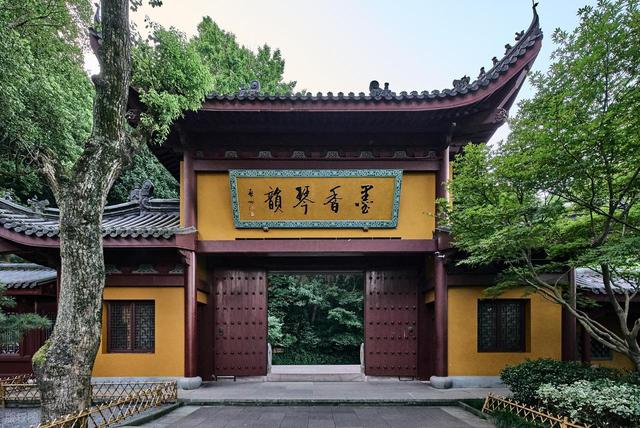 漫游杭州三日：西湖秘境、古寺禅意与运河烟火