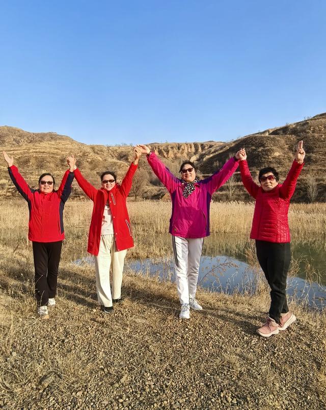 宣化瓦窑头水库芦苇成片,水天一色值得观看