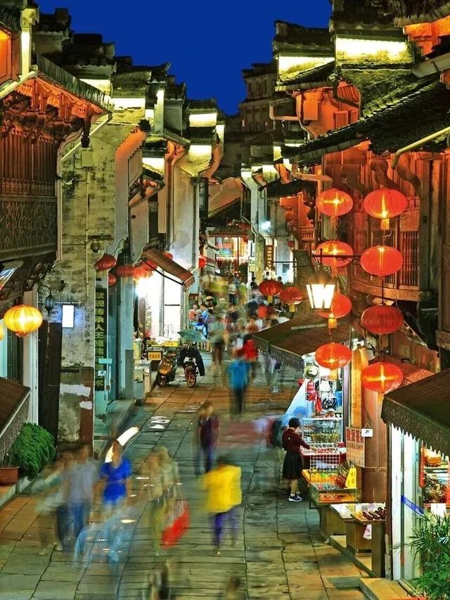 此心安处是黄山｜一位跑者的35场马拉松后，在徽州找到精神归乡 | 皖美冬日 | 第十五届安徽国际文化旅游节