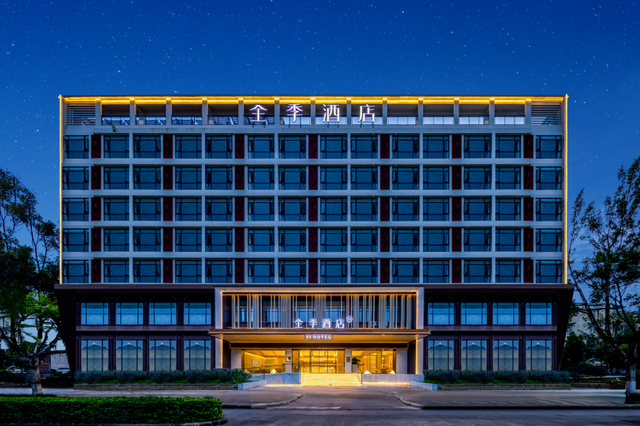 来普洱看“滇超联赛”，住哪更有性价比？丨看滇超 品普洱