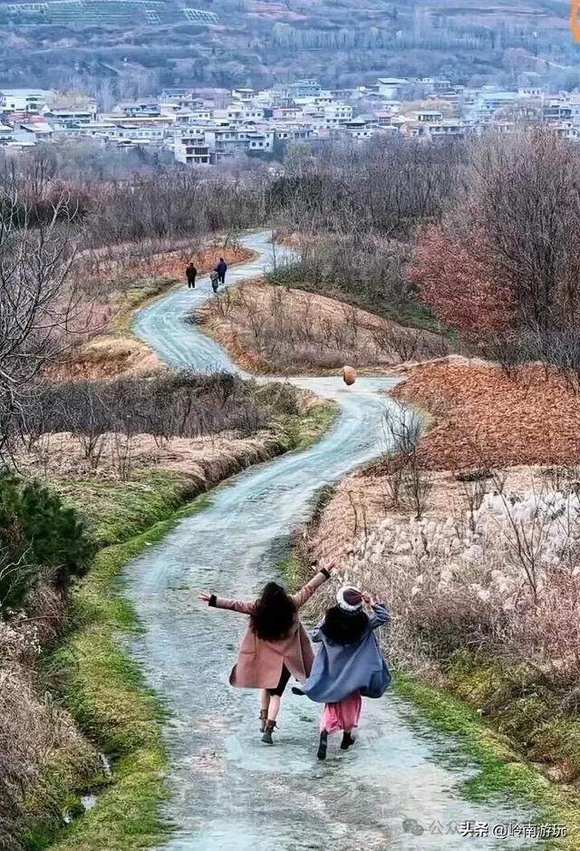 蓝田东曹村有条油画路,会将你带进七八十年代,适合秋冬拍照打卡