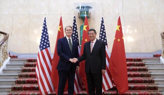 特朗普刚签中美休战令，大批官员考虑辞职，美富商：一个时代告终