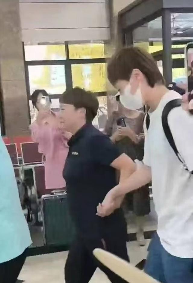 远超任浩！赌上两人的一辈子，他们才是王曼昱人生中第一个贵人！