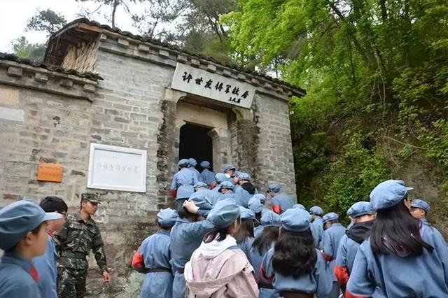 露寒秋浓，豫南出游正当时
