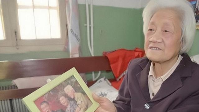 上甘岭，16岁女兵王清珍遇男兵因伤排尿难，二话不说用嘴助其排尿
