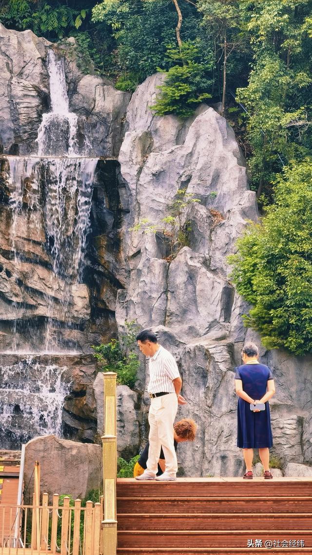 黄山脚下藏着“华东最高原生态湖”！免费赏四季景，文人留有诗