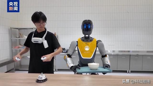 家政阿姨工资涨25%：AI正在抢走工作还是创造机会？