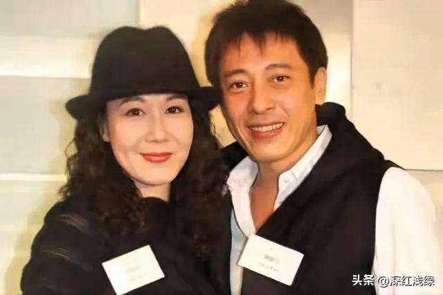 夫妻俩为了不变老，坚持26年不吃肉不生子，如今59岁近照不敢认
