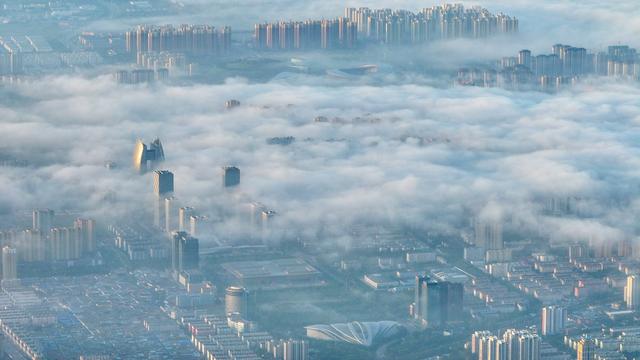 泰山云海之上的天地交响