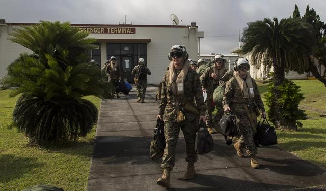 中方制裁刚落地，特朗普就改主意了！取消撤离计划，赖在琉球保台