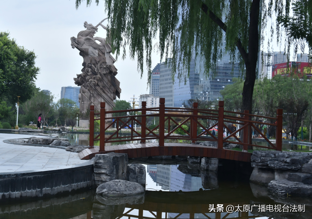太原城管：迎泽大街（西段）图集掠影·巧琢小游园