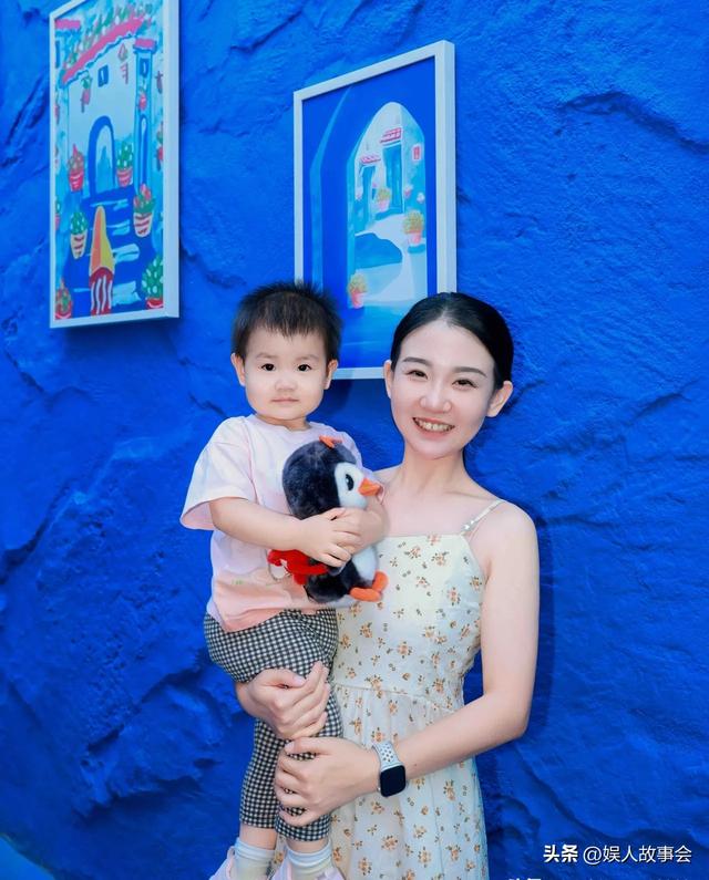 最美博主蓉妹妹：与老公小剑哥房车出游内蒙古，拍出精美大片