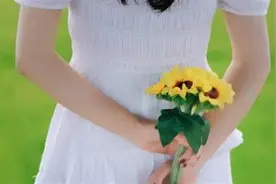 女人叫你“叔”，暗示这四件事，男人别不懂图片