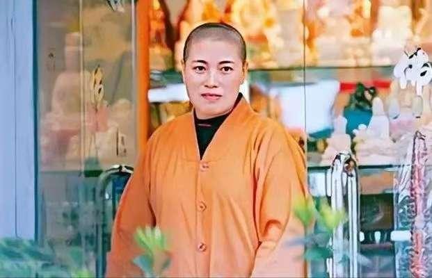 “风流尼姑”释智定落网记，白天贪墨钱财，晚上与和尚醉生梦死